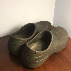 No-slip “TreadSafe” working shoes, black